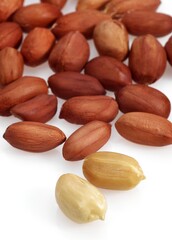 Obraz premium Peanuts, arachis hypogaea, Fruits against White Background