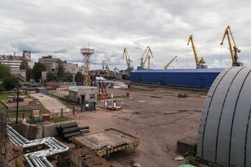 Small sea port terminal