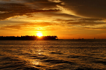 Fototapeta na wymiar Sonnenuntergang am Sunset Pier in Key West