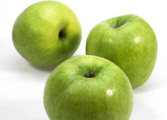 Granny Smith Apple, malus domestica, Fruits against White Background