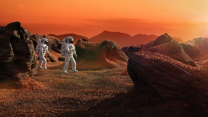 astronauten op Mars, ruimtereizigers die het rode landschap op de rode wereld verkennen