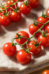 Raw Red Organic Cherry Tomatoes