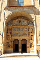 Fototapeta premium Porch of the church of Santo Tomás in the town of Haro (La Rioja, Spain)