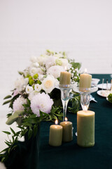 Wedding green and white decorations