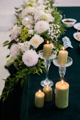 Wedding green and white decorations