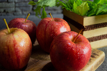 manzanas rojas frescas 