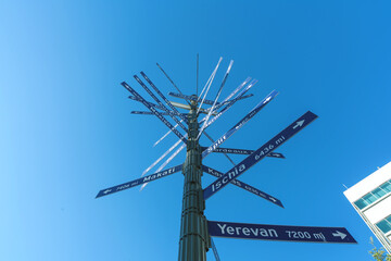 Obraz premium Sign in dowtown Los Angeles showing sister cities