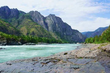 Fototapeta na wymiar River and mountains