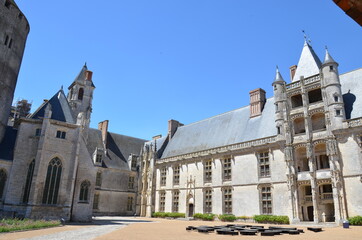 Fototapeta na wymiar Château de châteaudun - vue panoramique
