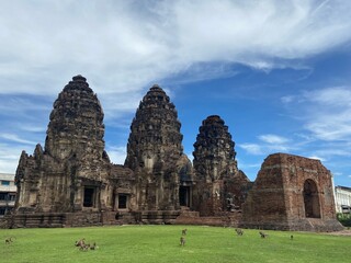 Fototapeta na wymiar Heritage place in Lopburi Thailand, the ancient cambodia- style temple