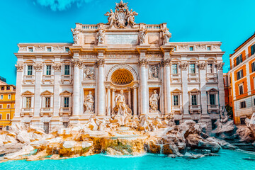 Fototapeta na wymiar Famous and one of the most beautiful fountain of Rome - Trevi Fountain (Fontana di Trevi). Italy.
