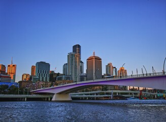 Fototapeta na wymiar Brisbane City skyline bridge 