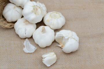 新鮮なニンニク