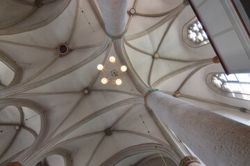 Deckengewölbe einer gotischen Kirche