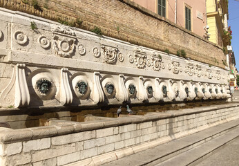 La fontana delle 13 cannelle di Ancona