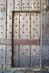 Alte rustikale Holztür in San Malo