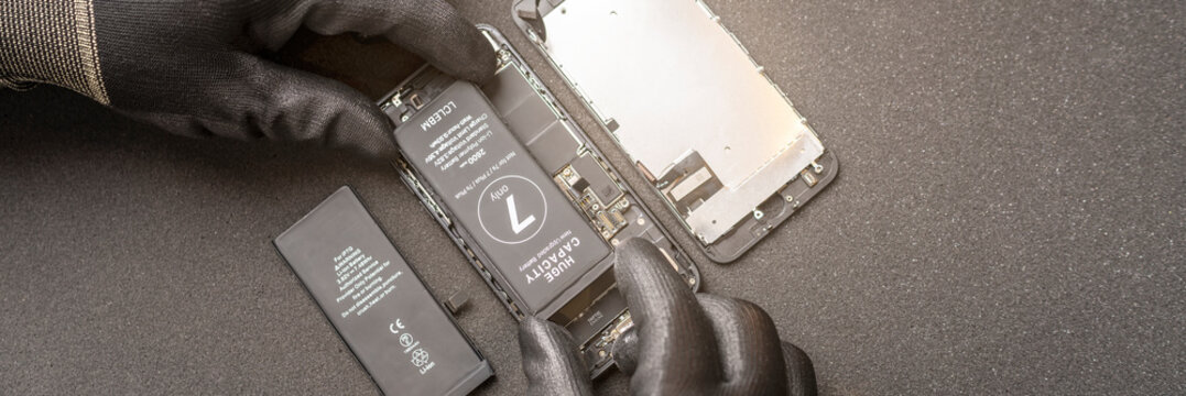 Smartphone Reparatur – Tausch des defekten Akkus