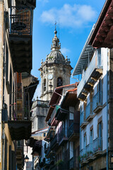Ntra Se&ntilde;ora la Asuncion y del Manzano church from Kale Nagusia or Mayor street, Historic quarter, Hondarribia town, Txingudi bay, Jaizkibel Mountain,  Gipuzkoa province, Basque Country, Spain, Europe