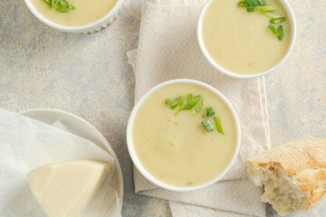 cream of mushroom soup with bread