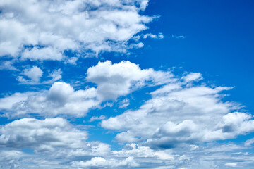 Fototapeta premium Beautiful blue sky with white clouds for the background
