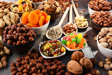 Composition with dried fruits and assorted nuts