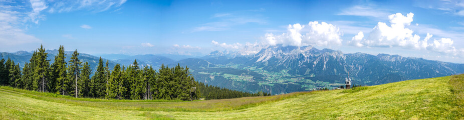 Fototapeta na wymiar Dachstein Panorama in Schladming