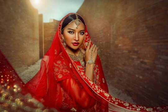 Fashion of beautiful Indian girls in Jasmine princess dresses.