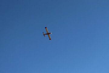 Avião monomotor