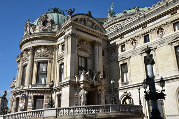 Fototapeta na wymiar L'opéra Garnier à Paris, France
