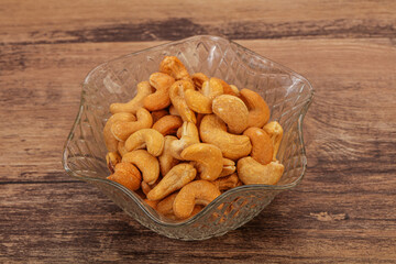 Cashew heap in the bowl