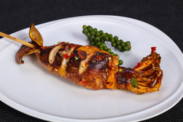 Grilled squid with sauce and hebs