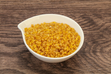 Vegetarian cuisine - dry bulgur for cooking