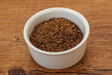 Dry zeera seeds in the bowl