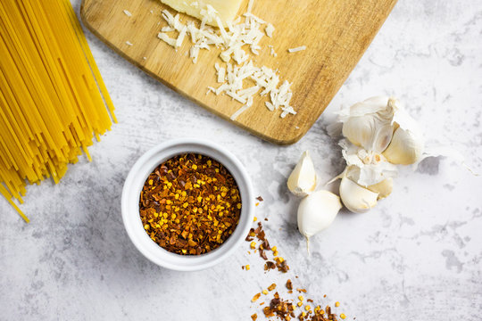 Chilli&Ocirc;&oslash;&Omega;seeds,&Ocirc;&oslash;&Omega;grana&Ocirc;&oslash;&Omega;cheese, garlic and spaghetti
