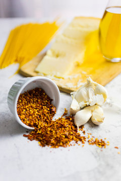 Chilli&Ocirc;&oslash;&Omega;seeds,&Ocirc;&oslash;&Omega;grana&Ocirc;&oslash;&Omega;cheese, garlic and spaghetti