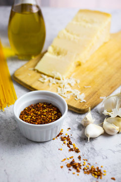 Chilli&Ocirc;&oslash;&Omega;seeds,&Ocirc;&oslash;&Omega;grana&Ocirc;&oslash;&Omega;cheese, garlic and spaghetti