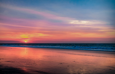 Atardecer en la playa de Tonsupa, Esmeraldas - Ecuador. Sunset at Tonsupa © Daniel