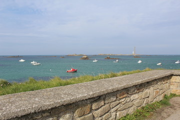 Obraz premium La mer guidée par son phare