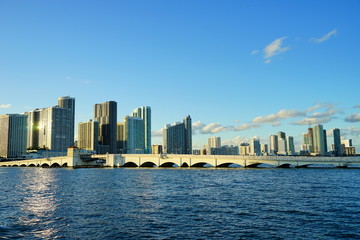 Fototapeta premium Miami downtown and beach at sun set