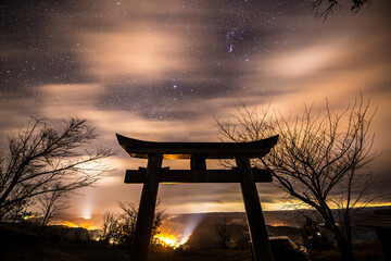 鳥居と星
