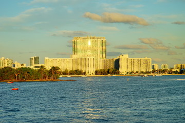 Fototapeta premium Miami downtown and beach at sun set 