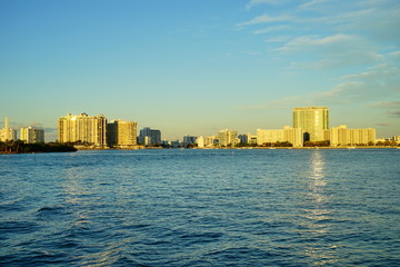 Fototapeta premium Miami downtown skyscrapers at sun set