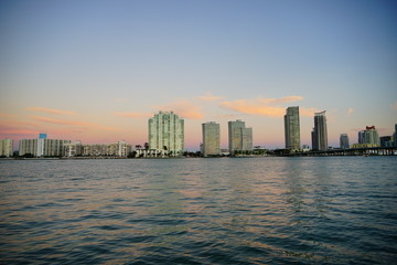 Fototapeta na wymiar Miami beach at sun set