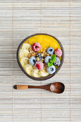 Mango smoothie bowl