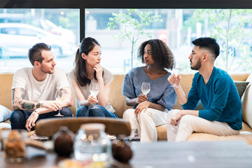 ホームパーティー風景