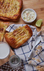 Spice naan bread with sour dipping cream