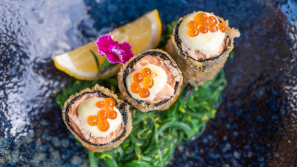 Salmon Sushi Roll 