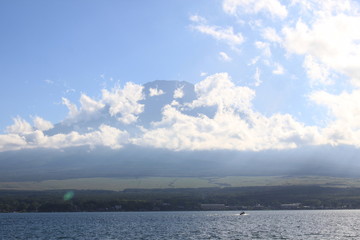 Mt.Fuji from Lake Yamanaka in Yamanashi, JAPAN
山中湖からの富士山、山梨県、日本