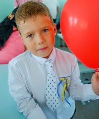 boy with balloon 