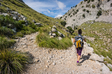 escursionista en el camino de Comafreda, Escorca.Sierra de Tramuntana.Mallorca.Islas Baleares. Spain.